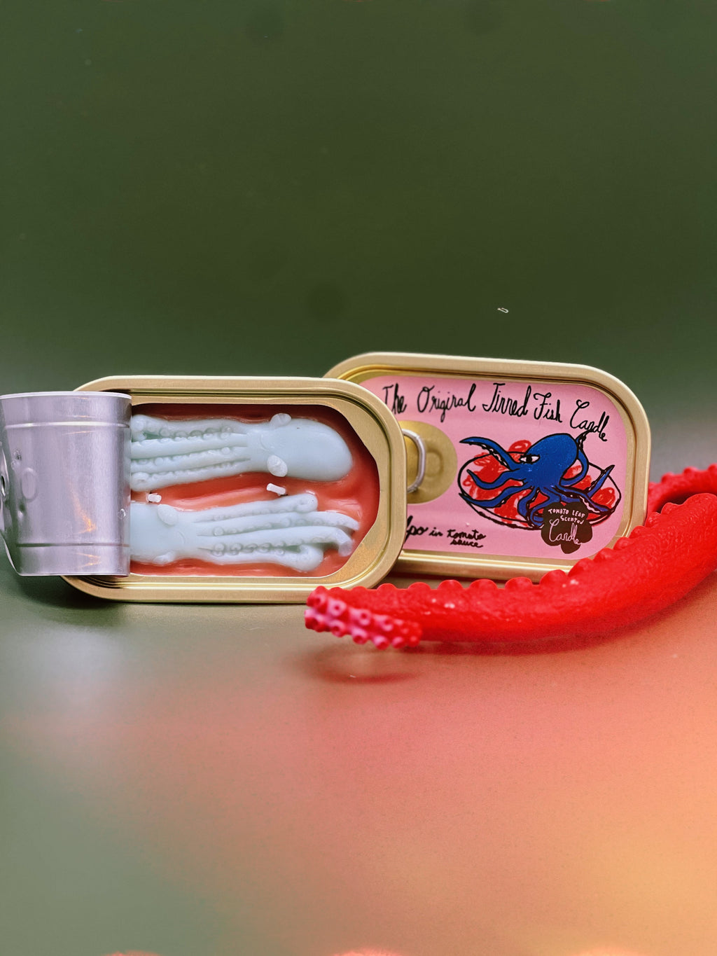 Tinned Fish Candle - Pulpo in Tomato Sauce (Tomato Leaf Scented)